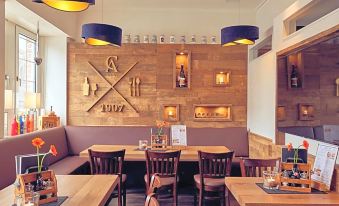 Hotel Restaurant Clemens-August - Housity