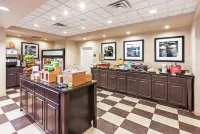 Hampton Inn & Suites Shreveport/Bossier City at Airline Drive - parking