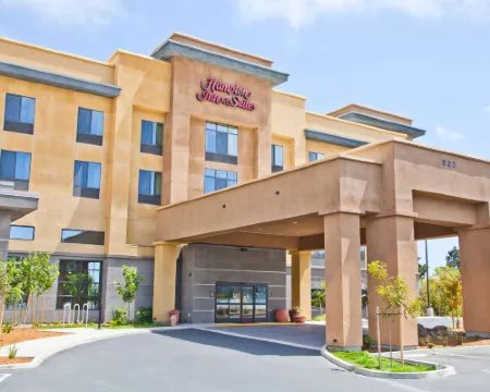 Hampton Inn & Suites Salinas Hoteles en Salinas