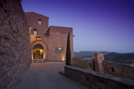 Parador de Cardona Отели в г. Bages