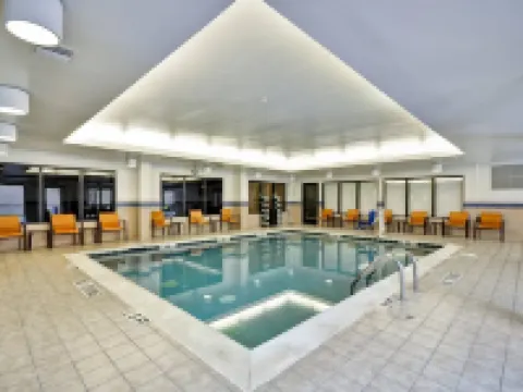 コートヤード バイ マリオット ダルトン ドールトンのホテル