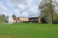 Auberge des VoyaJoueurs Hotels in Sixt-sur-Aff