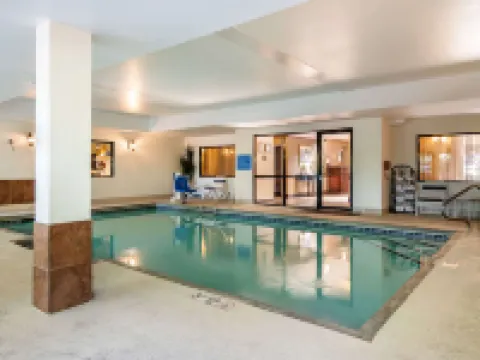 Comfort Inn & Suites Suwanee - Sugarloaf スワニーのホテル