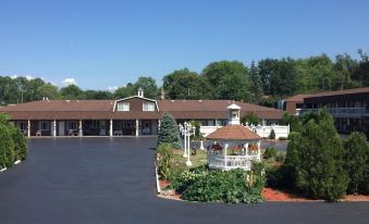 Lockport Inn and Suites
