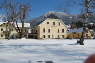 Puttererseehof Hotel di Gemeinde Aigen im Ennstal