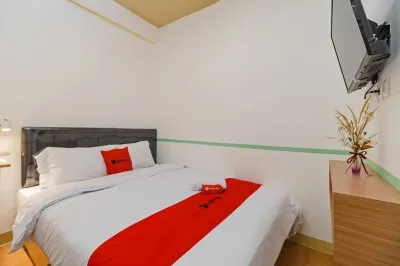 RedDoorz @ Taman Royal Tangerang Các khách sạn ở Tangerang