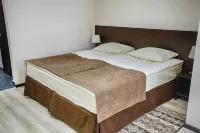 West Hotel - ที่มีที่จอดรถ