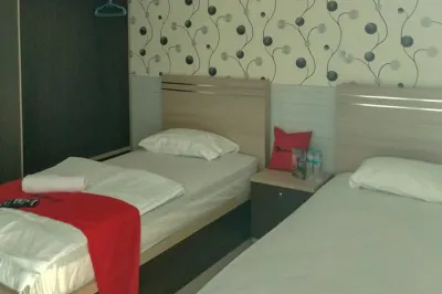 RedDoorz @ Tinggede Area Palu Hotels in Duyu