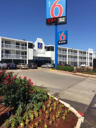 Motel 6 Houston, TX - Medical Center/NRG Stadium