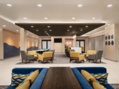 La Quinta Inn & Suites by Wyndham Clovis CA Hotels in Clovis