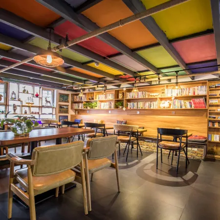 He Huang Memory Youth Hostel