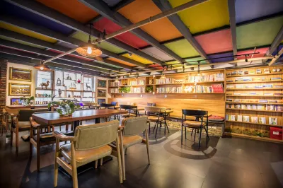 He Huang Memory Youth Hostel