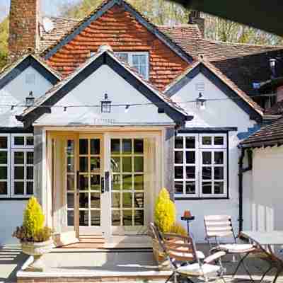 The Old House Inn Hotel Exterior