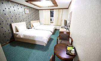 Tongyeong Tourist Hotel