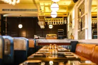 Elm Hotel