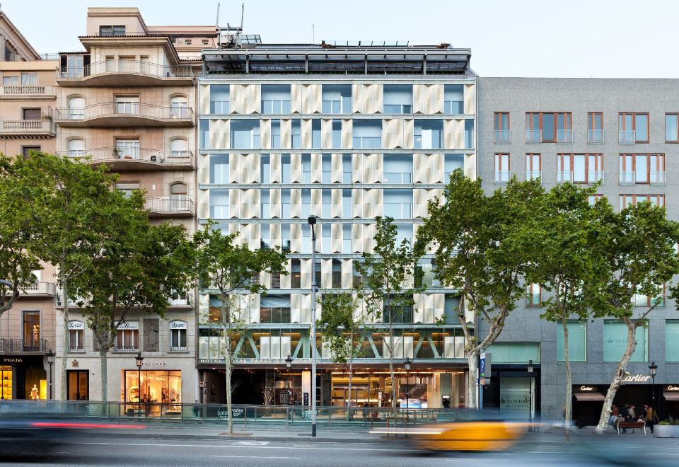 1. 로열 파세이그 ..