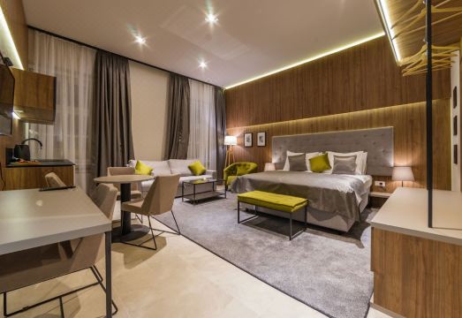 Dežman Luxury Center