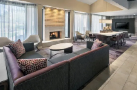 Courtyard Newark Liberty International Airport