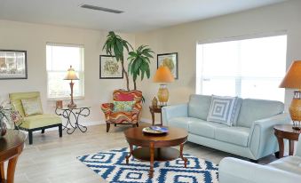 819 Chestnut Court