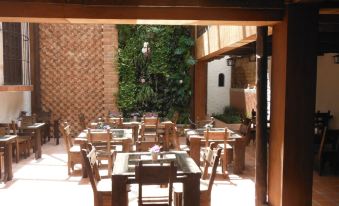 9. Hotel Ca..