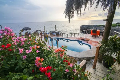 Catcha Falling Star Hotels in Запад Энд