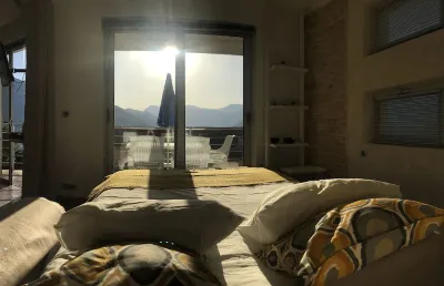 Superbly Equipped, Spectacular Views, Infinity Pool and Jacuzzi Hotels near Carpe Diem