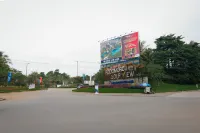 RedLiving Apartemen Podomoro Golf View Queen Room Tower Dahoma
