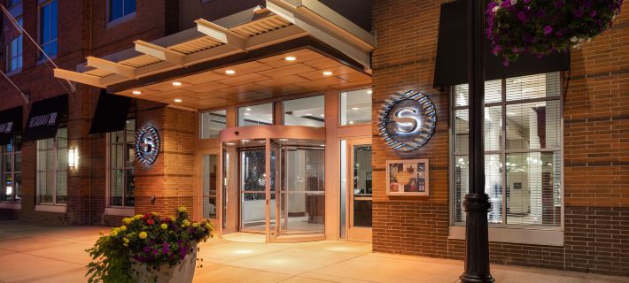 Sheraton Duluth Hotel Các khách sạn ở Duluth