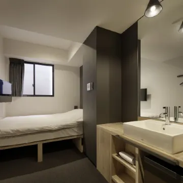 Piece Hostel Sanjo Отели рядом с достопримечательностью «Замок Нидзе»