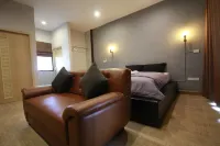 Maderbua Hotel Hotel dekat Nong Han Kamphawapi