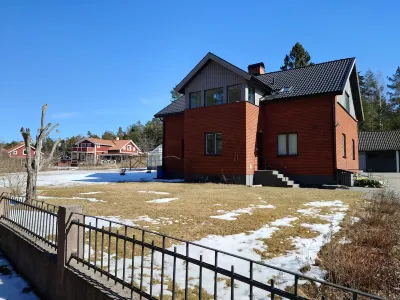 The Highland Hus AB Hotels near Köpings stadsbibliotek
