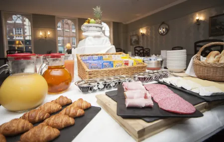 The Lion Hotel Shrewsbury Отели в г. Лонгден