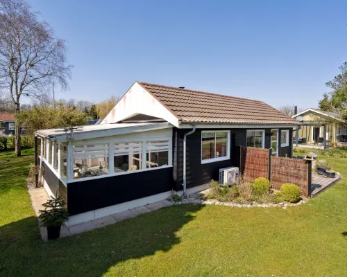 "Anisa" - 400m from the Sea Hotels in Haderslev
