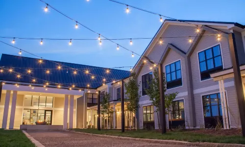 Hotel Renovo des Moines Urbandale, Tapestry Collection by Hilton
