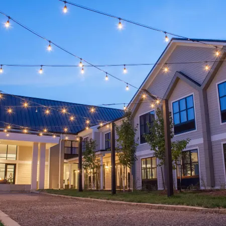 Hotel Renovo des Moines Urbandale, Tapestry Collection by Hilton