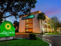 La Quinta Inn by Wyndham Ft. Lauderdale Tamarac East Hotels near Fort Lauderdale Executive Airport