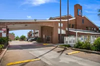 Motel 6 Houston, TX - Brookhollow Hotels in Houston