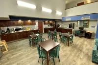 Baymont Inn & Suites by Wyndham Swanton/Toledo Airport - breakfast
