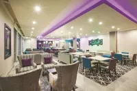 La Quinta Inn & Suites by Wyndham McAllen la Plaza Mall - breakfast