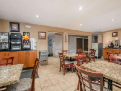 Microtel Inn & Suites by Wyndham Rochester North Mayo Clinic Hoteles en Rochester