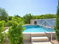 Jerini the Barn - piscina