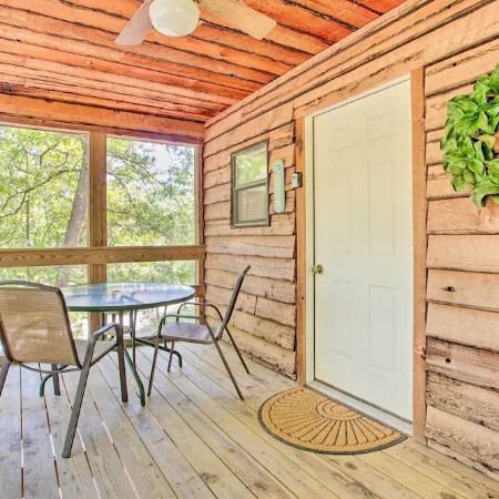 Bright Davis Escape w/ Screened-in Porch! Отели в г. Мюррей Каунти