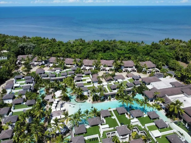 Pullman Port Douglas Sea Temple Resort & Spa Hotels near 