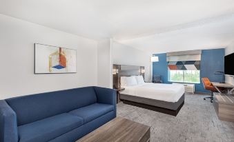 Holiday Inn Express & Suites Columbus at Northlake