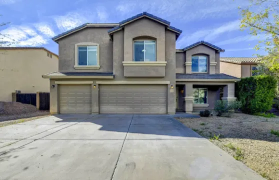 推桿果嶺，泳池和水療：皇后溪的家！