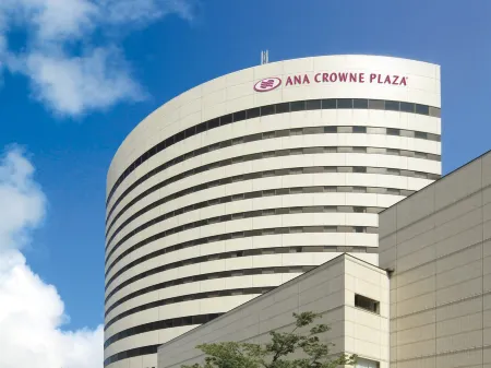 ANA Crowne Plaza Niigata Отели рядом с достопримечательностью «Niigata Nippo Media Ship»