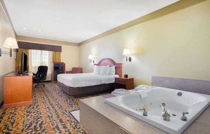 La Quinta Inn & Suites by Wyndham Belton - Temple South