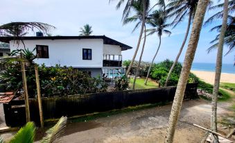 Beach Villa Yin Near Hikkaduwa, with Pool and Cook - Semi-Detached House