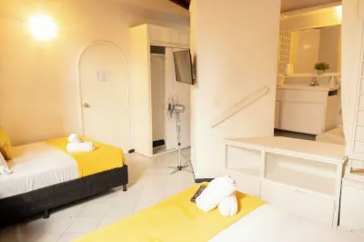 Africa House-Casa Hotel Laureles-La70