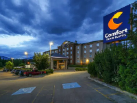 Comfort Inn & Suites Hotels in Salmon Arm